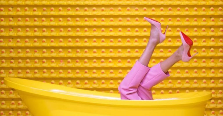 High Heels - Yellow Steel Bathtub